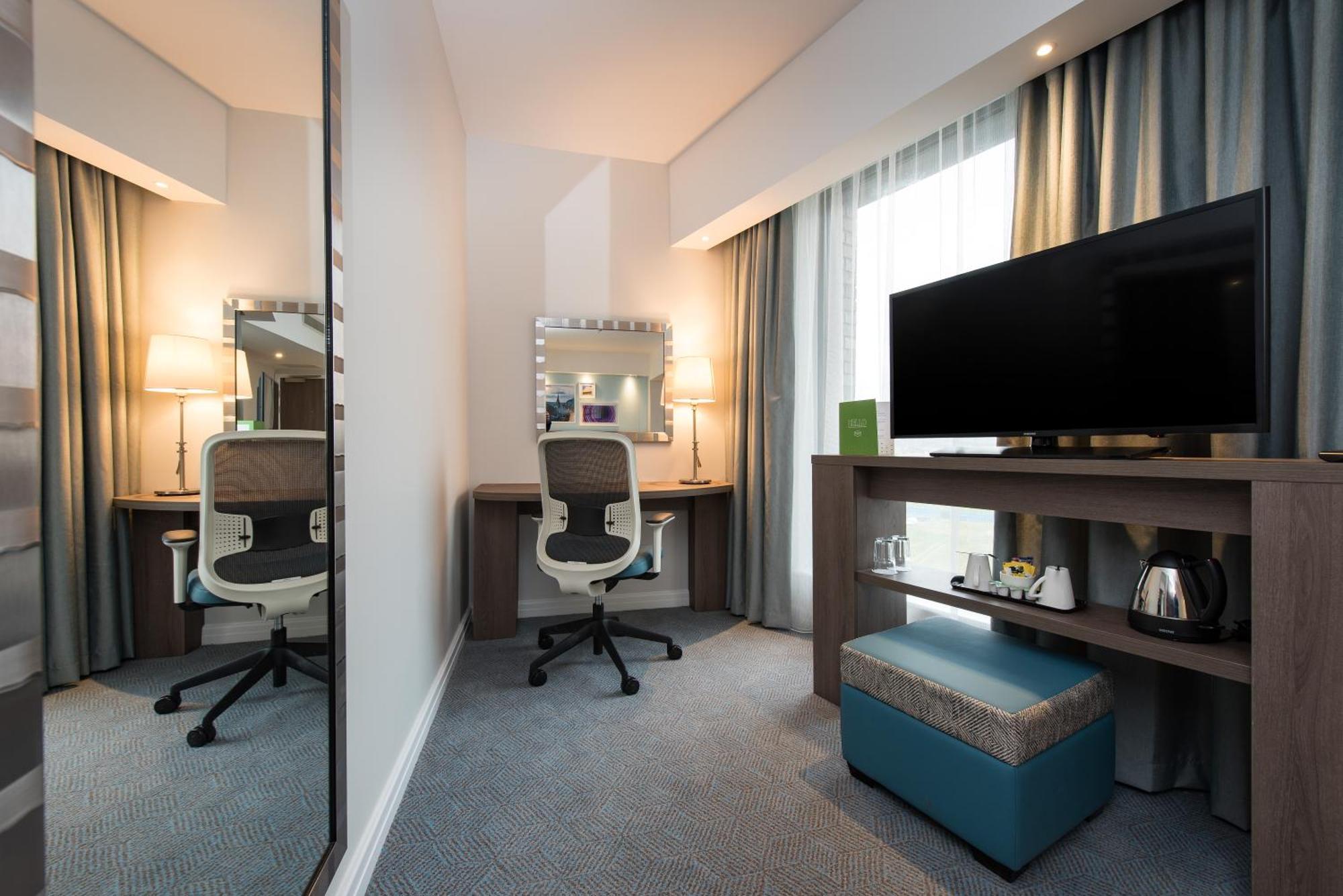 Hampton By Hilton West End Отель 3*