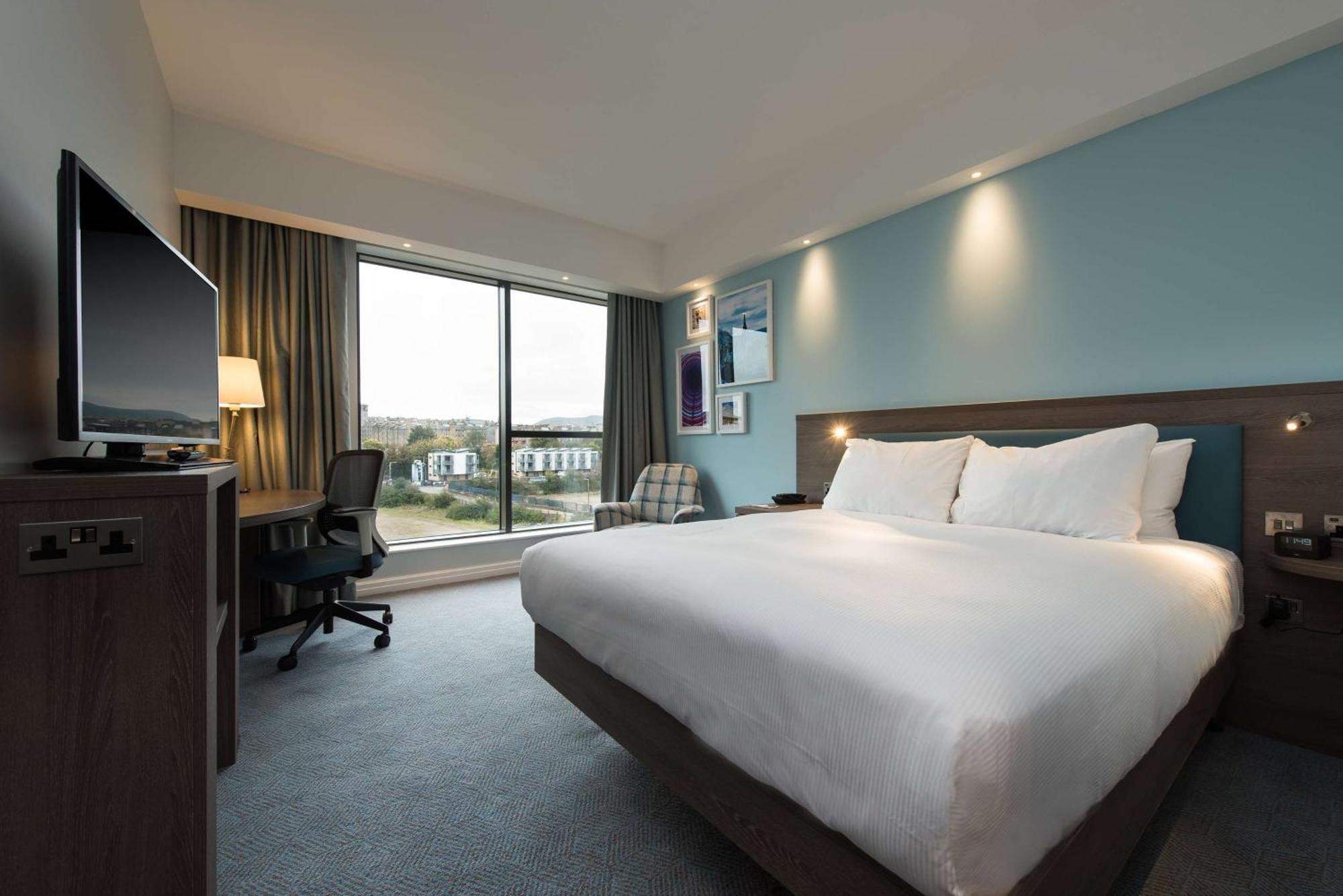 Отель Hampton By Hilton West End