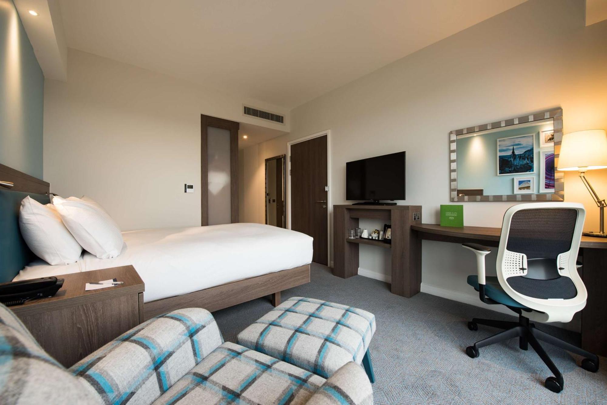 Отель Hampton By Hilton West End