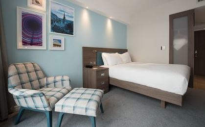 Hampton By Hilton West End Отель